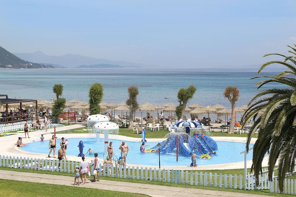 Messonghi Beach Holiday Resort Moraḯtika Luaran gambar