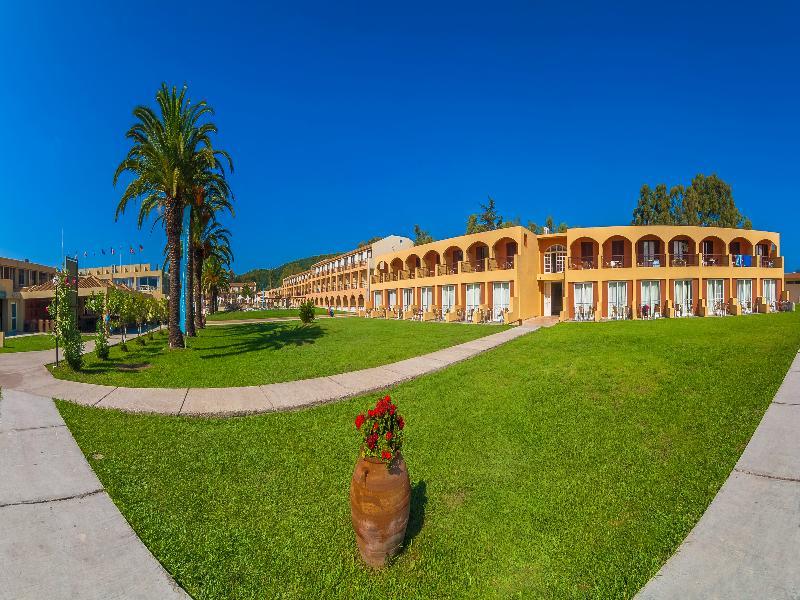 Messonghi Beach Holiday Resort Moraḯtika Luaran gambar