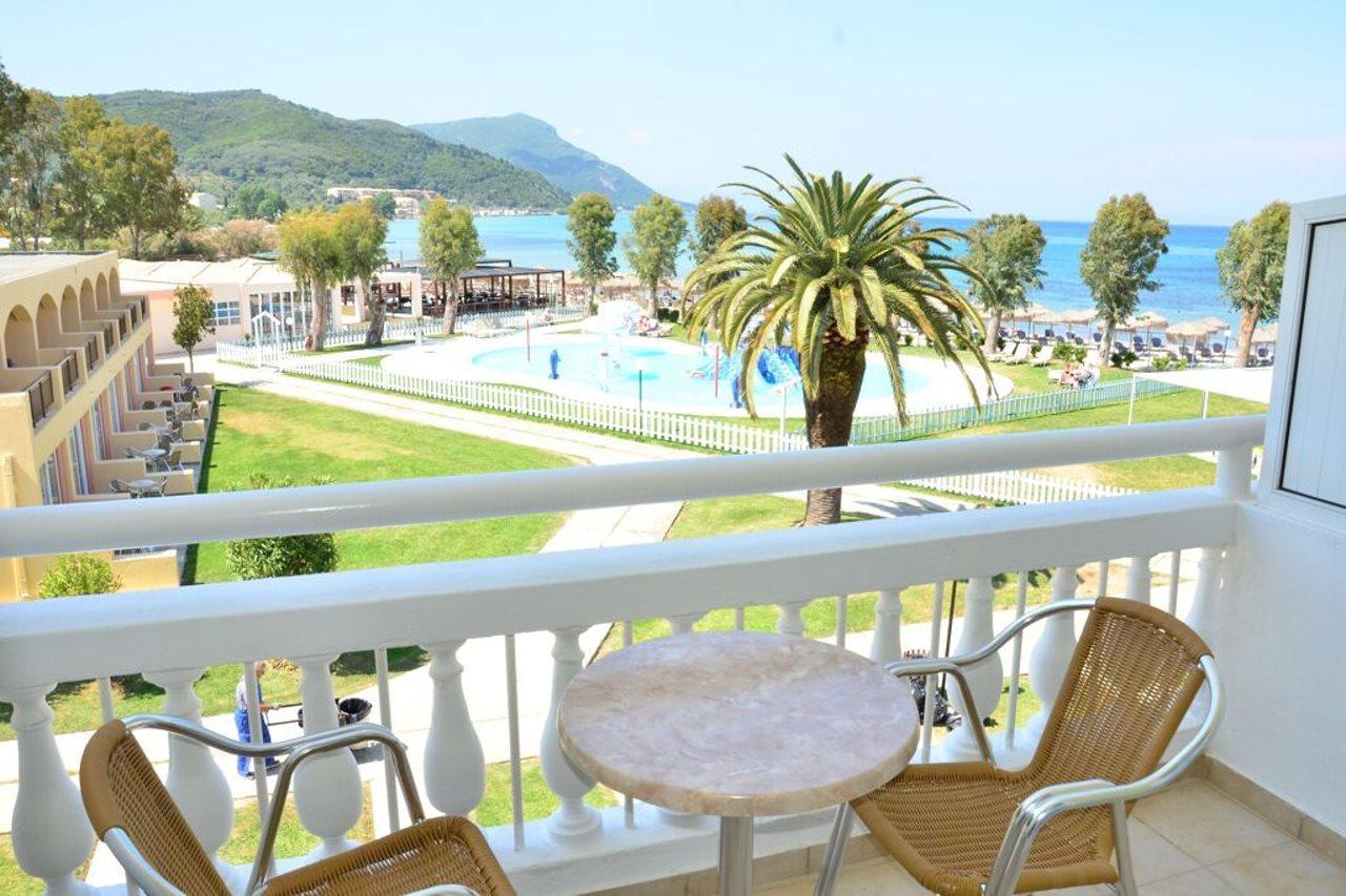 Messonghi Beach Holiday Resort Moraḯtika Luaran gambar