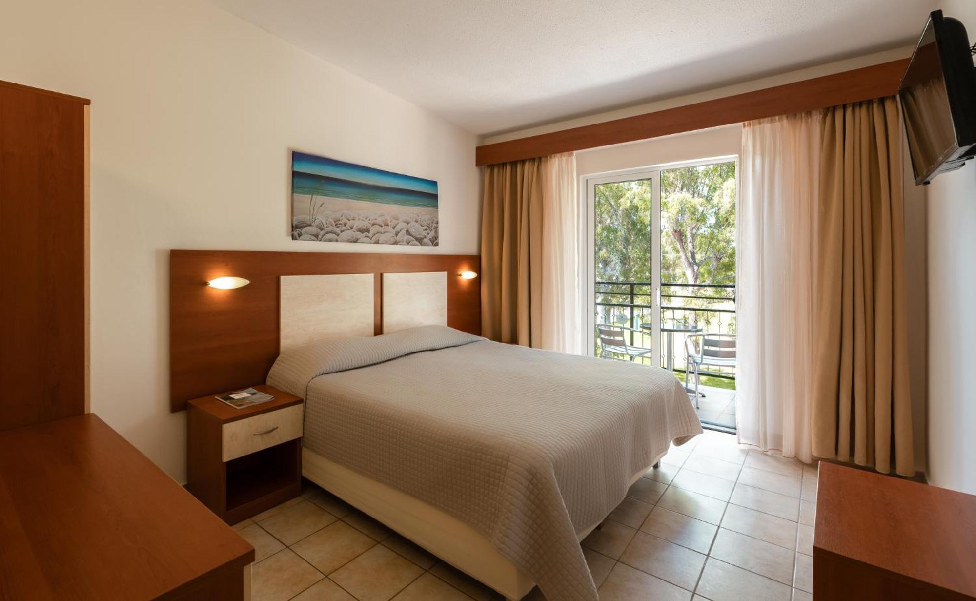 Messonghi Beach Holiday Resort Moraḯtika Luaran gambar