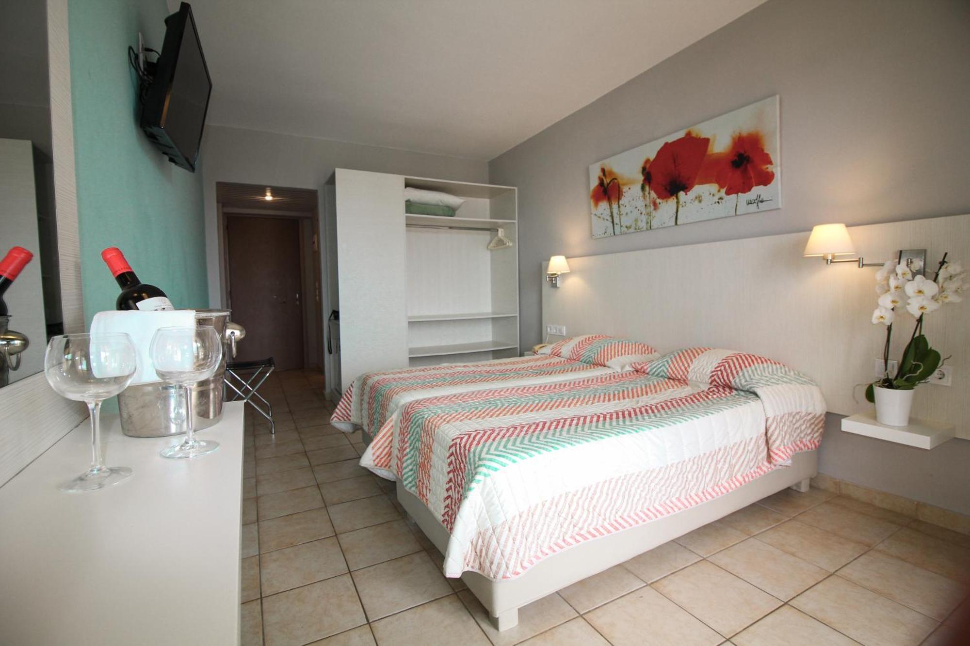 Messonghi Beach Holiday Resort Moraḯtika Luaran gambar