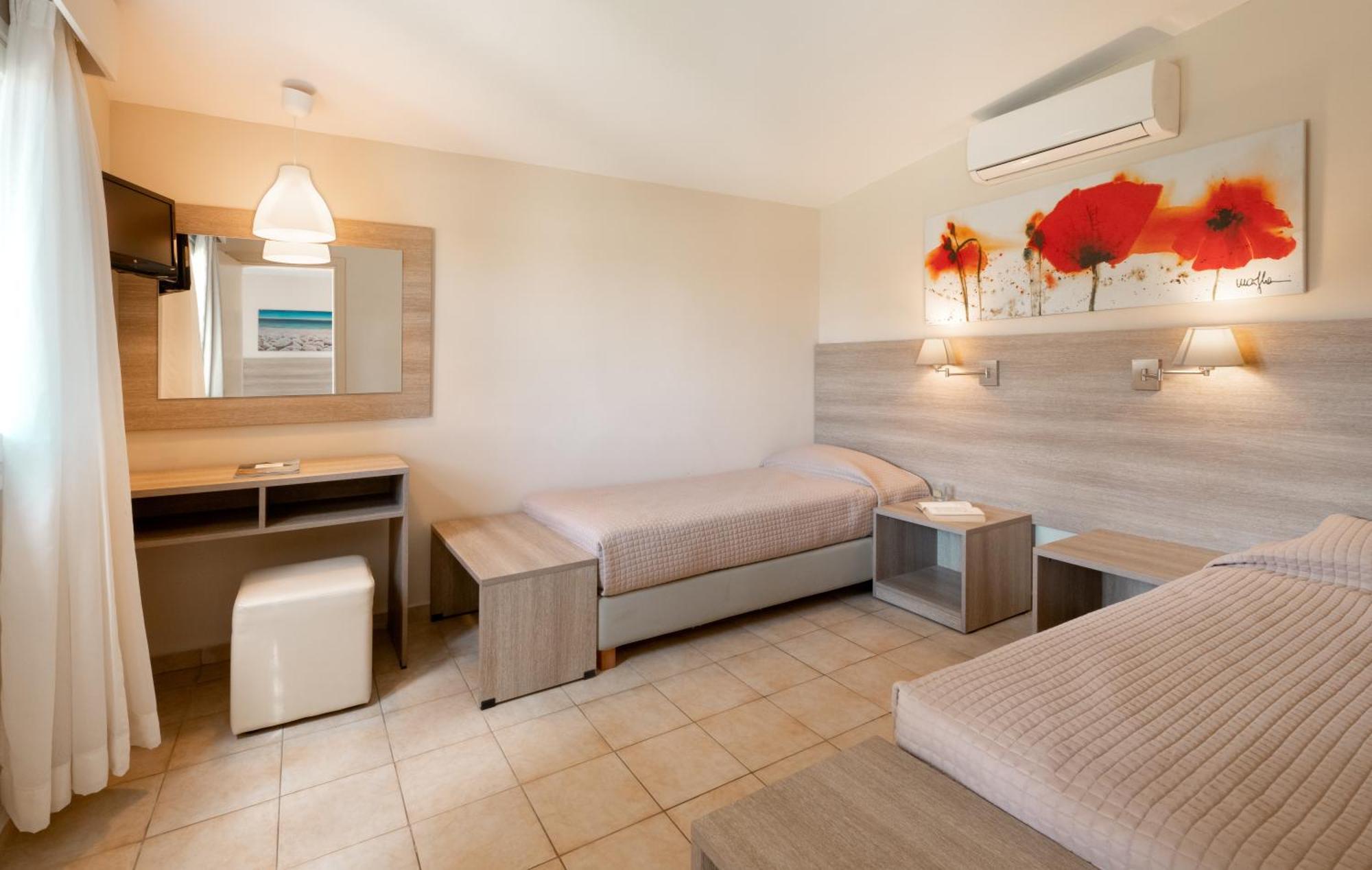 Messonghi Beach Holiday Resort Moraḯtika Luaran gambar