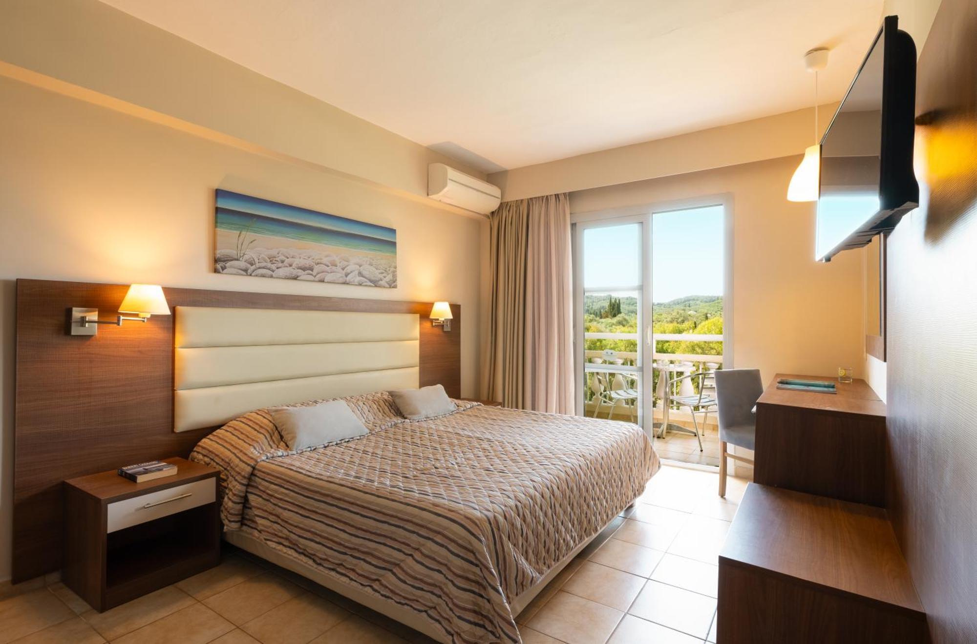 Messonghi Beach Holiday Resort Moraḯtika Luaran gambar
