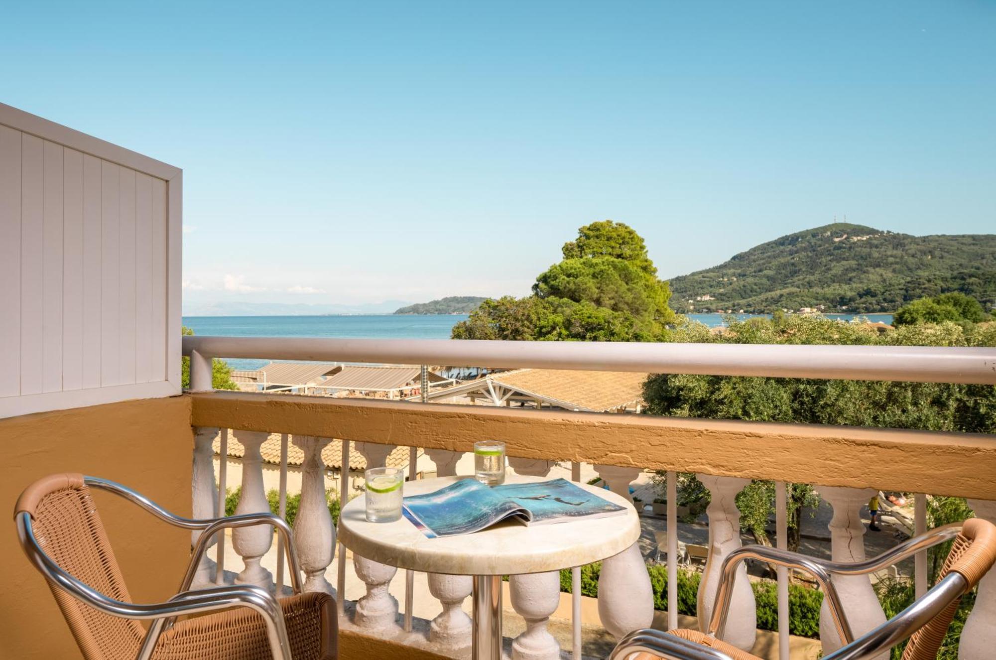 Messonghi Beach Holiday Resort Moraḯtika Luaran gambar