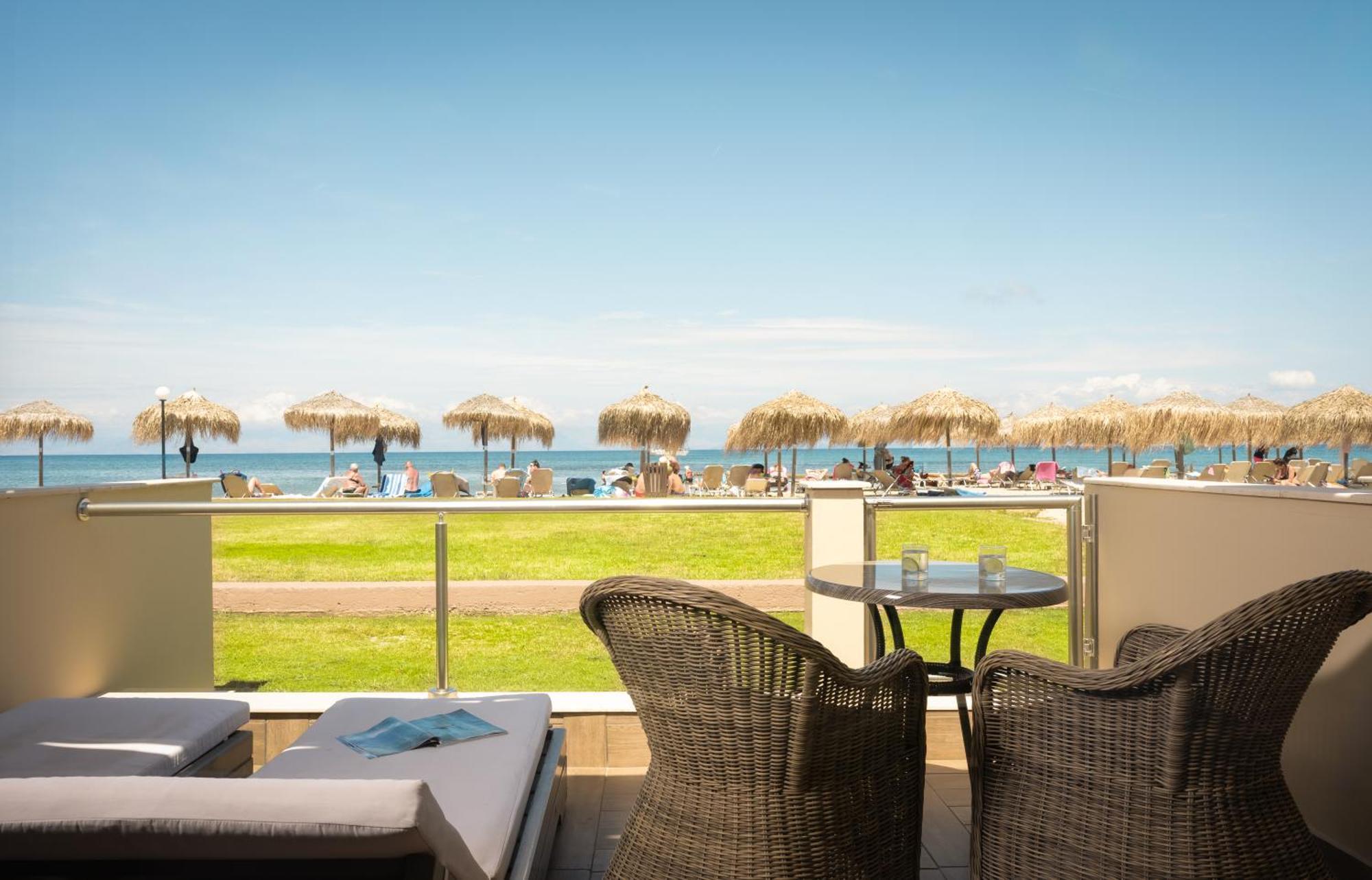 Messonghi Beach Holiday Resort Moraḯtika Luaran gambar